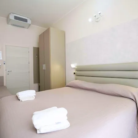 圣埃琳娜酒店 里米尼